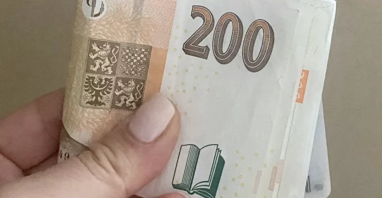 200 korun
