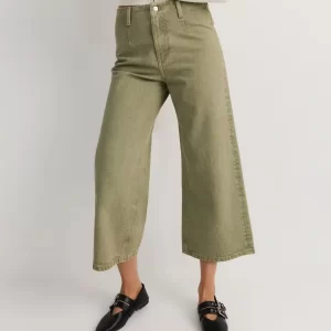 khaki džíny