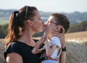 Klára Hrdá se synem Adámkem