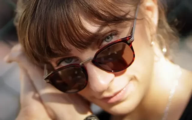 žena s ofinou