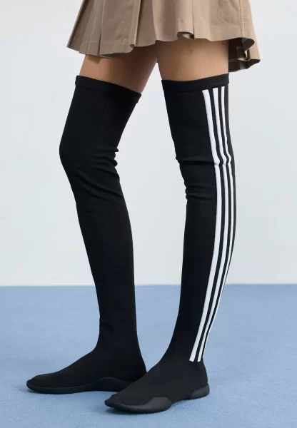foto zdroj: Adidas - Matky v nesnázích Adidas boty