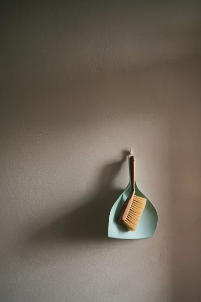 foto zdroj: Unsplash - Matky v nesnázích smetáček