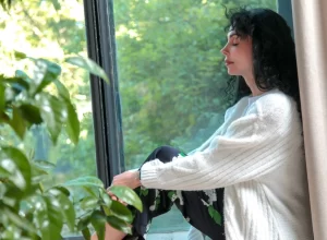 žena medituje