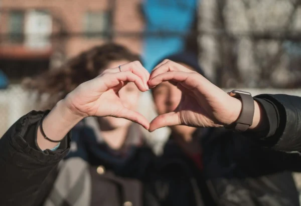 Foto zdroj: Unsplash - Matky v nesnázích srdce